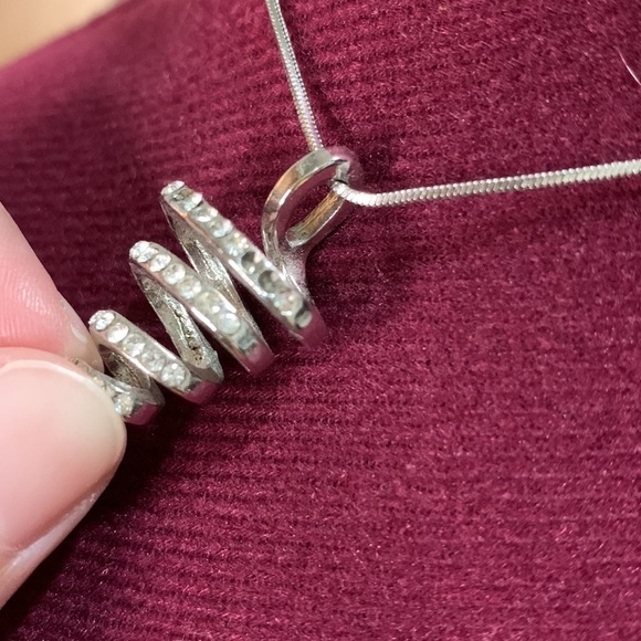 Silver Spiral stone Necklace - Picture 4 of 7